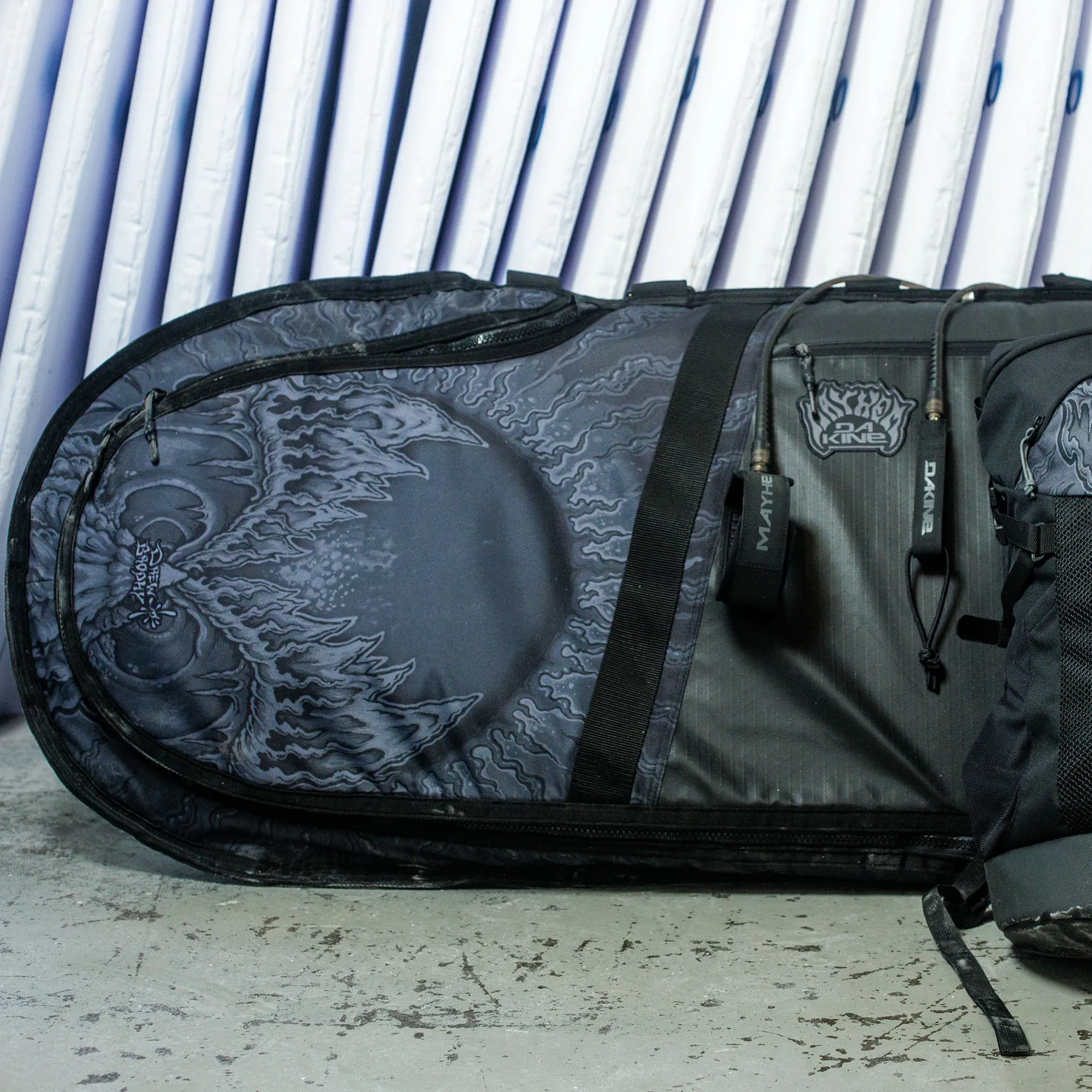 Daylight DLX Surfboard Bag Thruster X Mayhem - Mayhem Black