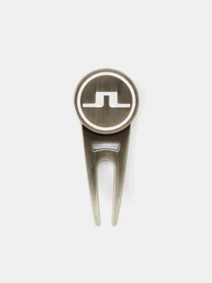 Divot Tool