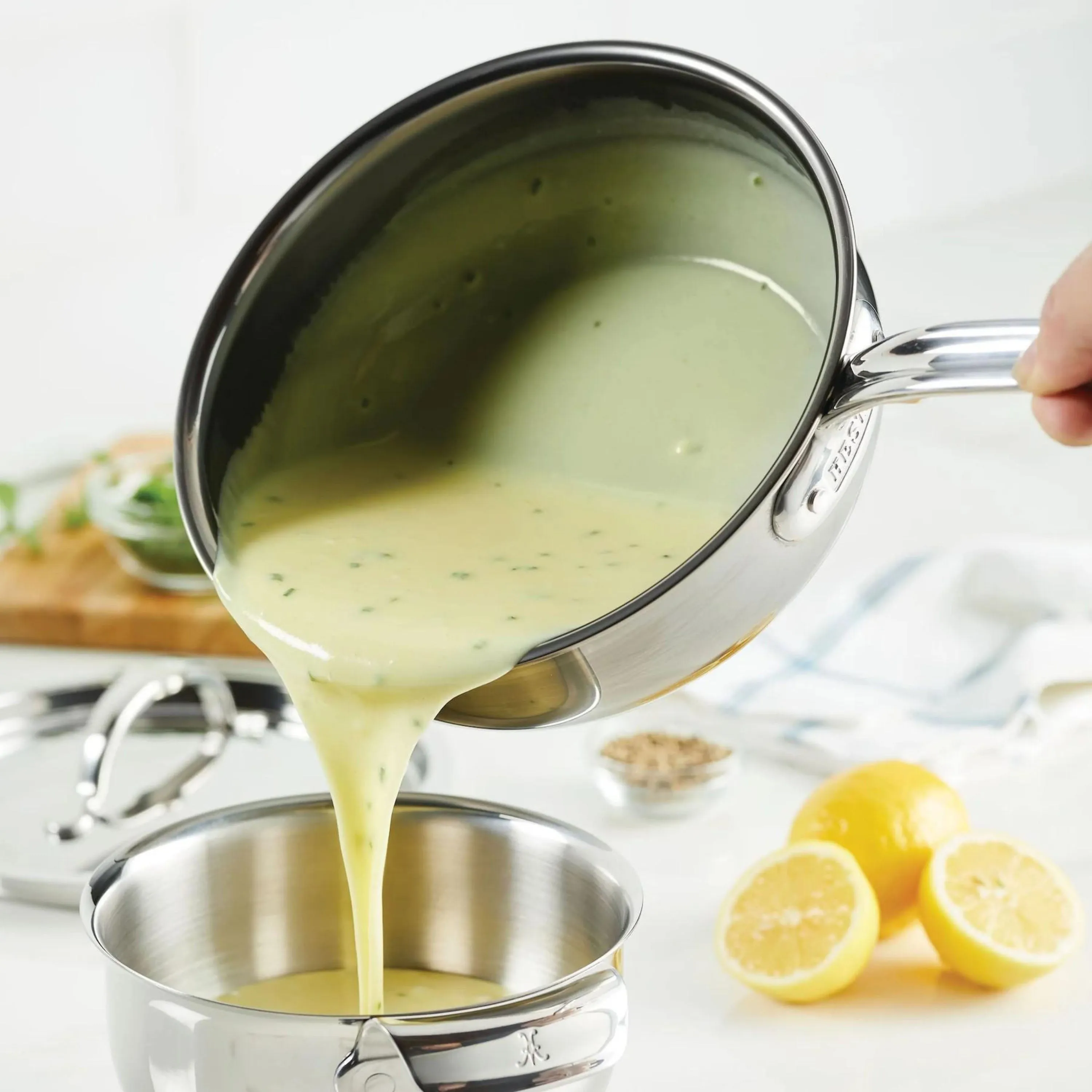 Hestan Nanobond Covered Saucier- 2.0qt (20cm)