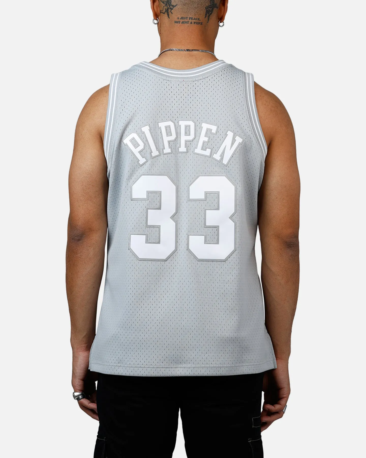Mitchell & Ness Chicago Bulls Scottie Pippen 1997-1998 Swingman Jersey Grey