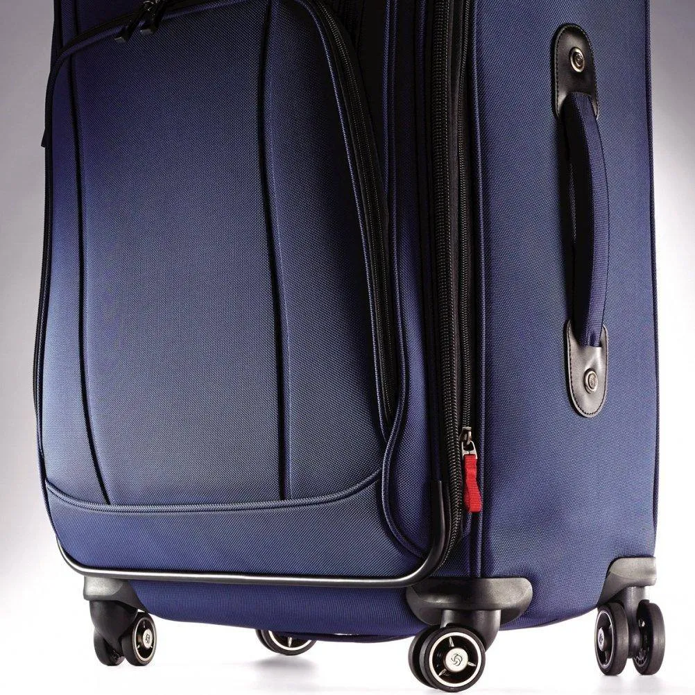 Samsonite DKX 25" 4-Wheel Medium Luggage